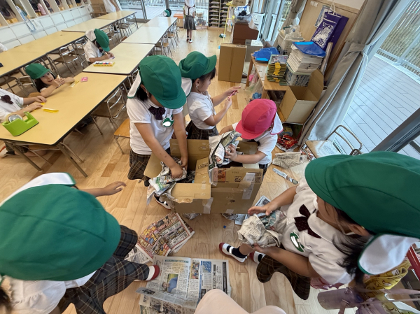 作品展に向けて楽しく製作！！