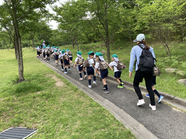 森林公園遠足に行ってきました。