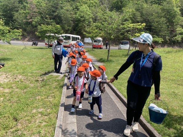 森林公園遠足に行ってきました。（年中組）