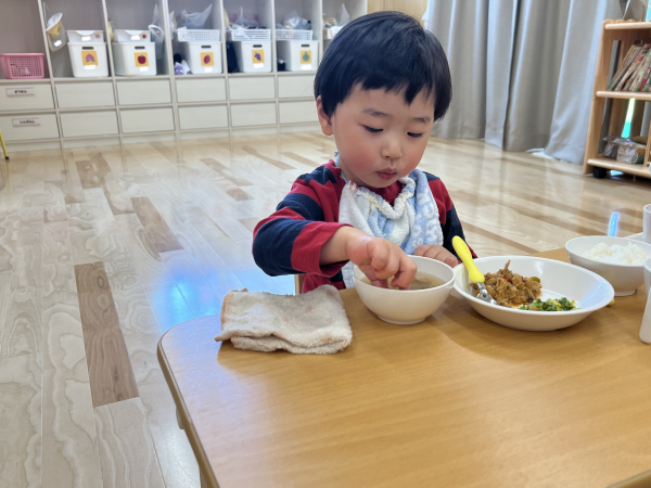 なんでも食べるよ!りすぐみさん