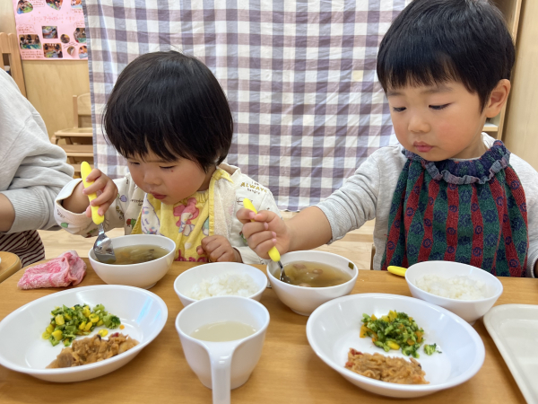 なんでも食べるよ!りすぐみさん