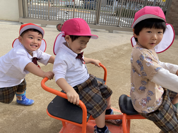 おひさまキッズ お外遊びしたよ