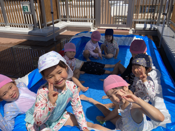 おひさまキッズ 水遊び気持ちいいね