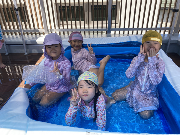 おひさまキッズ 水遊び気持ちいいね