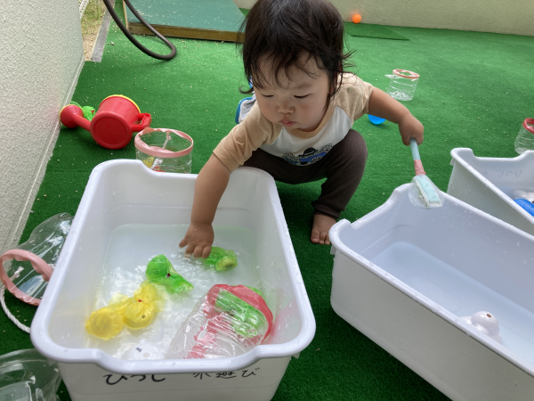 1歳児クラス 大好きな水遊び