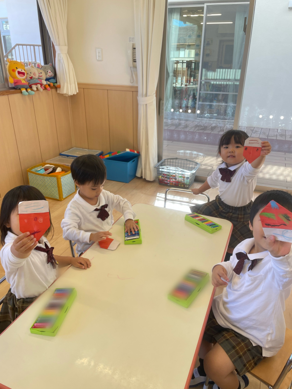 みんなでどんぐりの木をつくったよ！