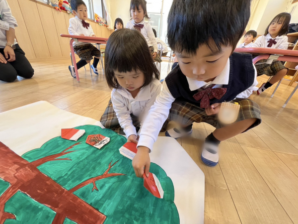 みんなでどんぐりの木をつくったよ！