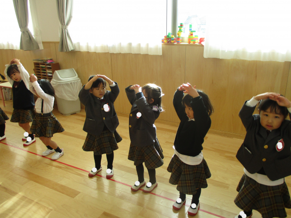 お友達に踊りを披露したよ！