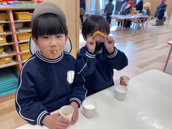 おひさまキッズ　節分のお菓子食べたよ！