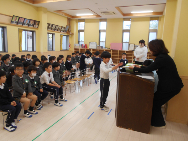 卒園式の練習をしています